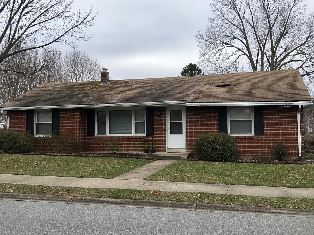 Roof before storm damage roofing in Kankakee County, Illinois